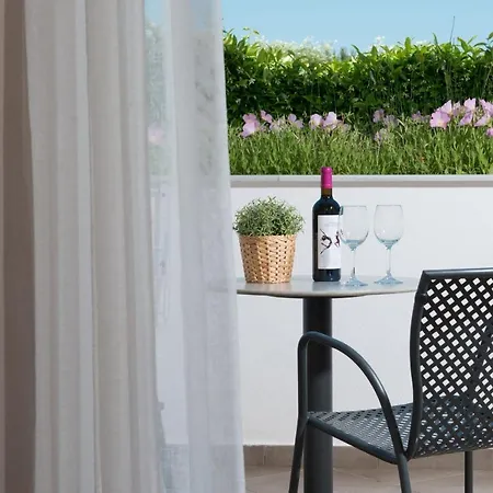 Hotell Louloudis Boutique (adults Only)