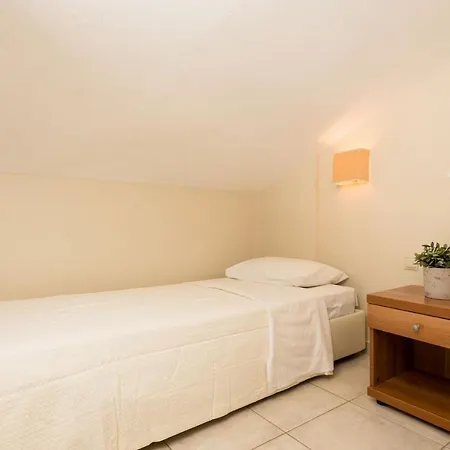 Louloudis Boutique (adults Only) Hotell